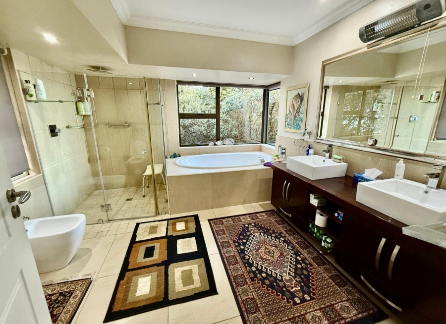 4 Bedroom Property for Sale in Constantia Kloof Western Cape